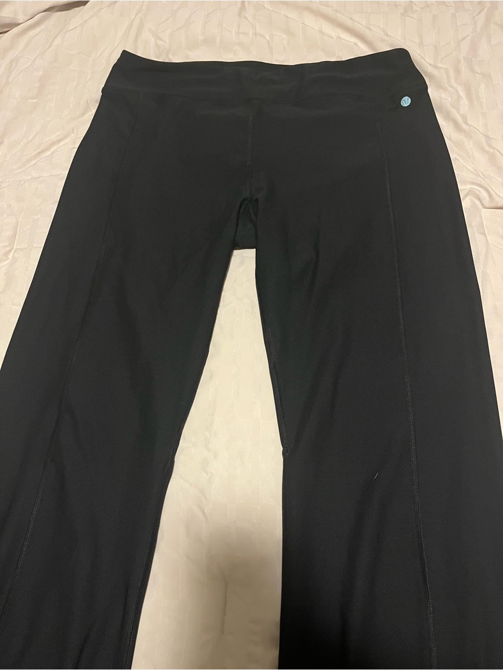 Black High-Waist Performance Leggings with Subtle Logo